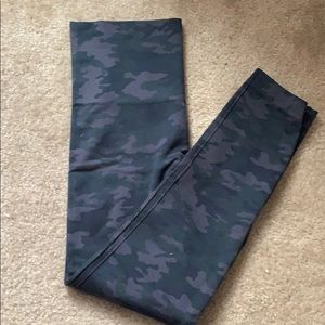 Camo spanx leggings